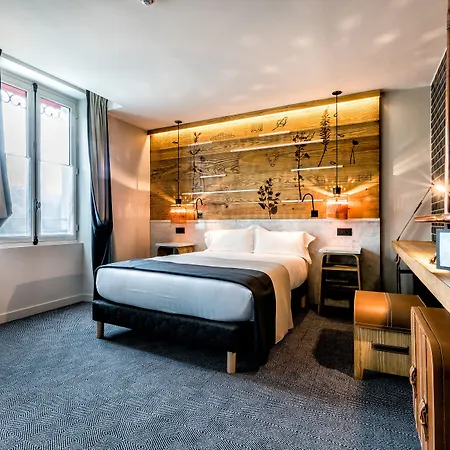 レストラン オウ ブッフ クロネ ホテル パリ